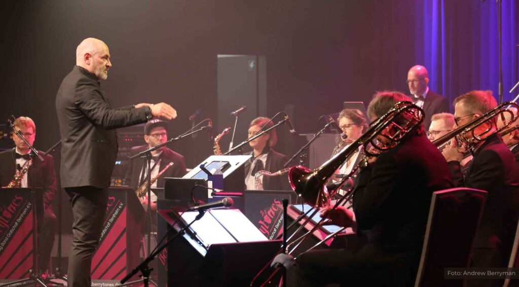 Berrytones Big Band feiert Jubiläum mit James-Bond-Konzert in Meppen