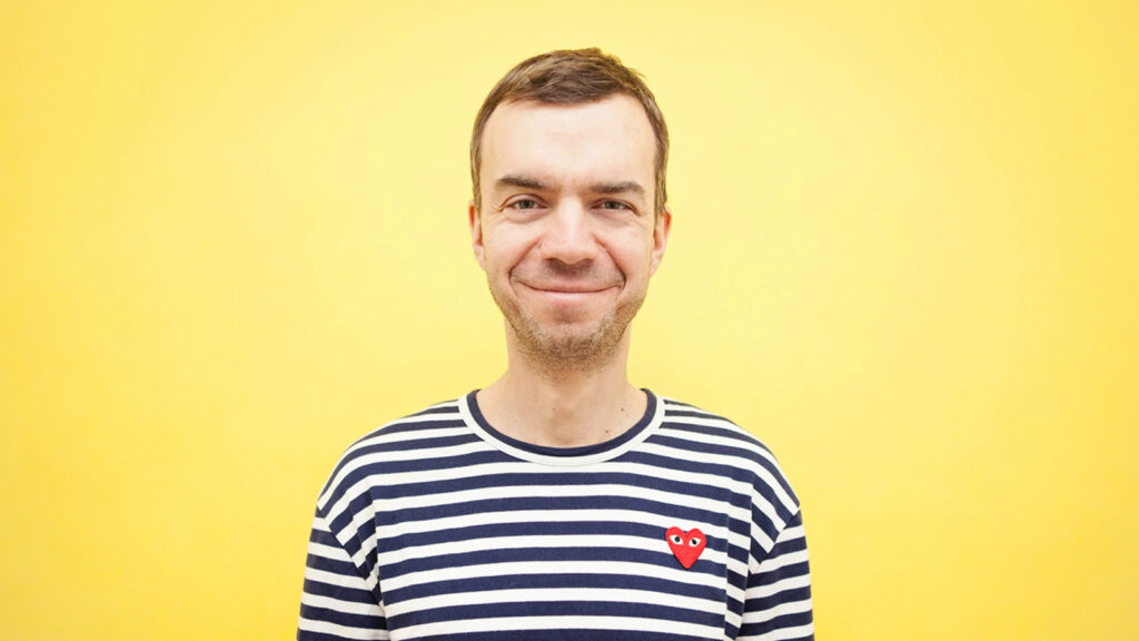 Apokalypse & Filterkaffee – Der tägliche Nachrichten-Cappuccino