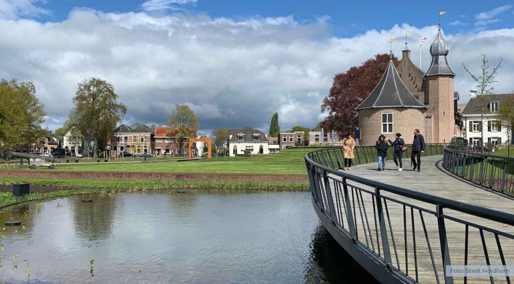Zeitreise in die Partnerstadt Coevorden: Tagesfahrt zum 80. Todestag von Widerstandskämpfer Staehle