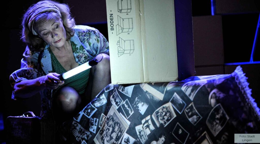 Solo-Theaterstück „Die Dinge meiner Eltern“ von Gilla Cremer im Theater an der Wilhelmshöhe 