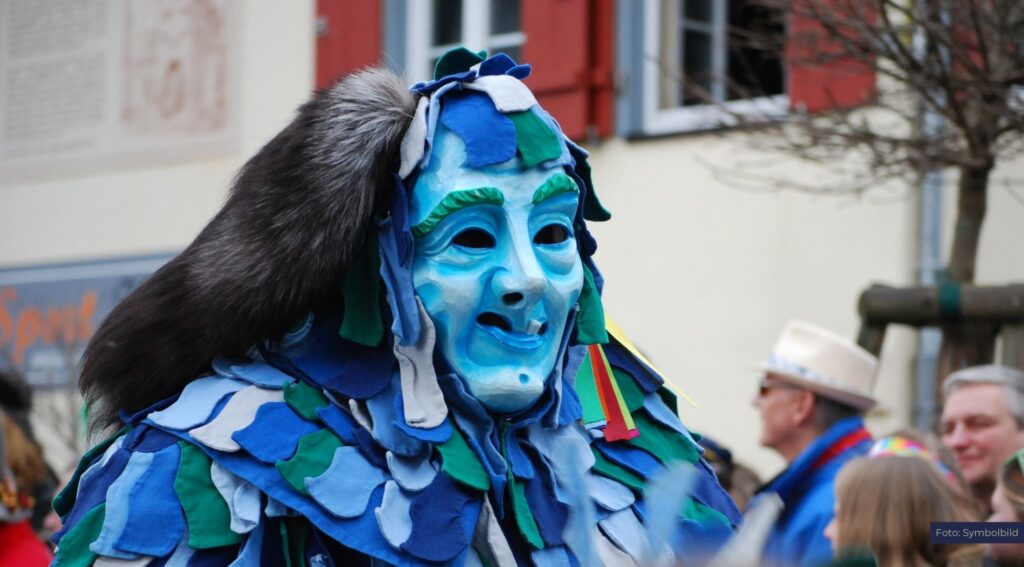 Unfälle und Karneval im Emsland: Polizei zieht gemischte Bilanz