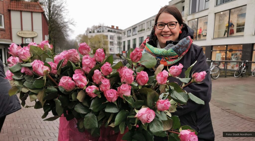 Rosen zum Internationalen Frauentag in Nordhorn