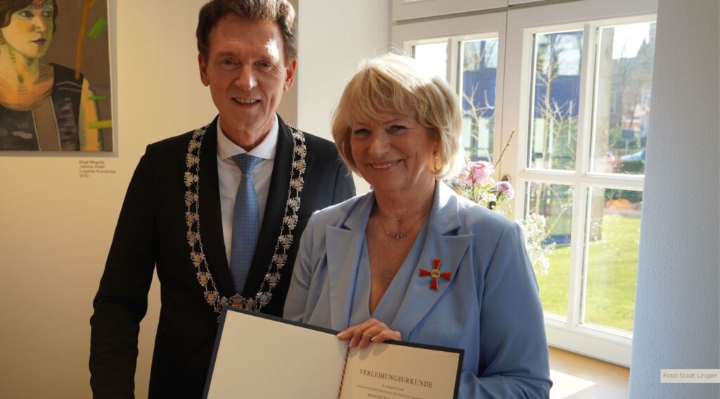 Ulla Haar erhält Bundesverdienstkreuz 1. Klasse für jahrzehntelanges Engagement