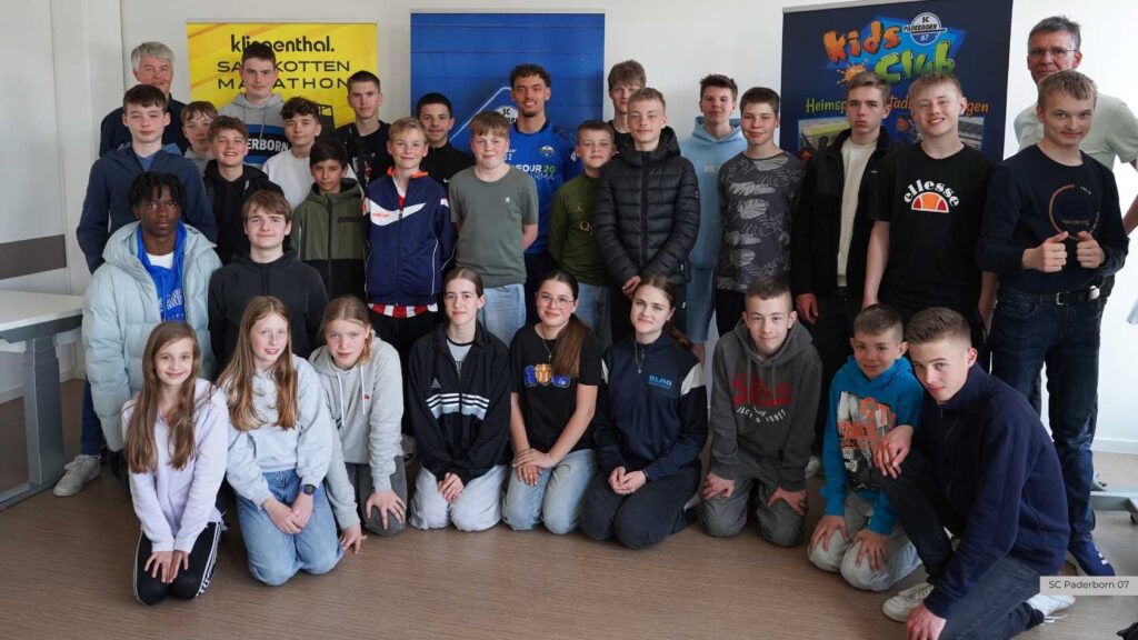 Fußball trifft Schule – Gesamtschule Salzkotten gewinnt erneut den SCP07-Sonderpreis