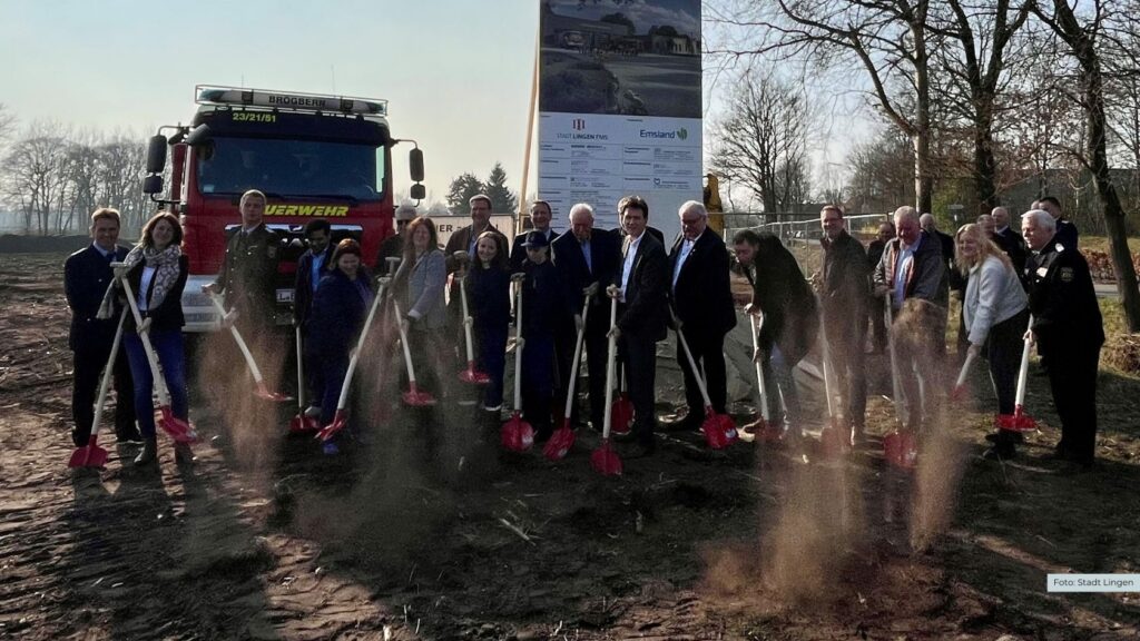 Lingen-Brögbern: Spatenstich für neues Feuerwehrgerätehaus – Fertigstellung bis 2026 geplant