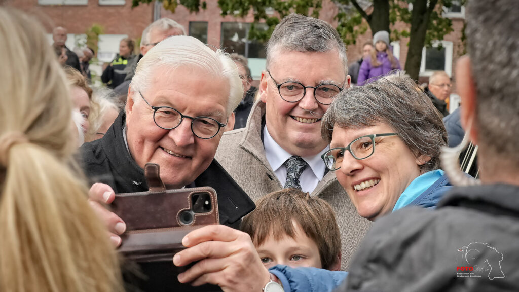 Nordhorn im Fokus: Fotoausstellung zur „Ortszeit“ mit Bundespräsident Steinmeier