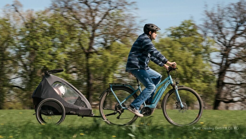 Sicher unterwegs mit Kind auf dem Fahrrad – Was Eltern wissen sollten