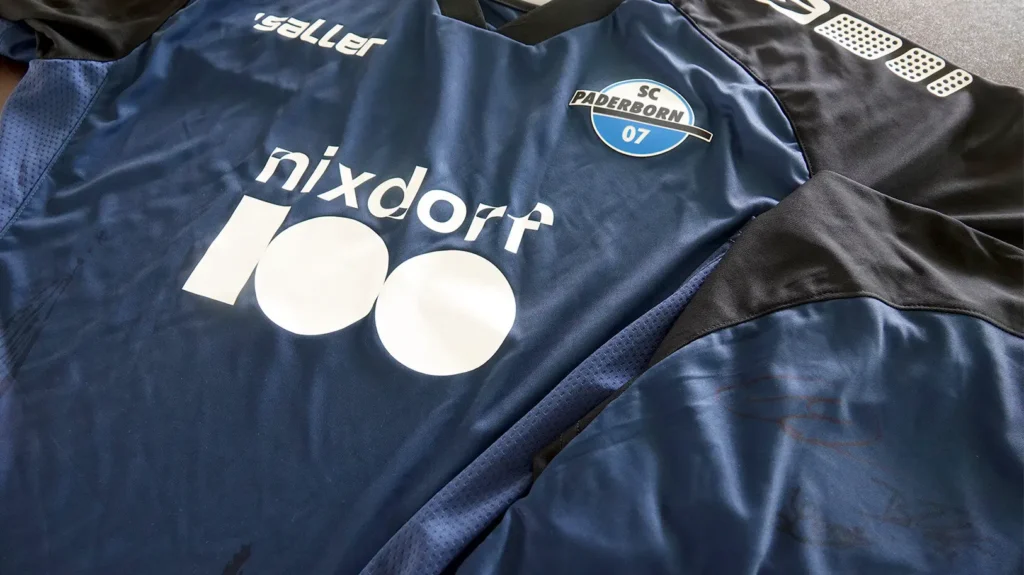 SC Paderborn versteigert Sondertrikots – Erlös für inklusives Schulprojekt