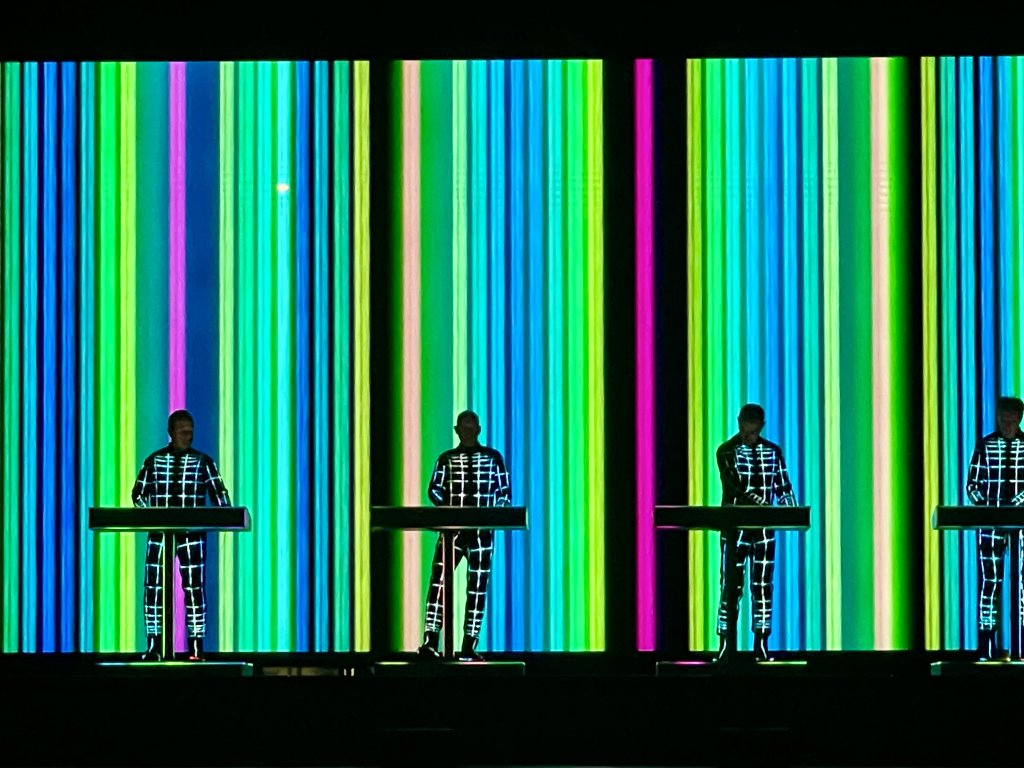 Elektronische Musikgeschichte live: Kraftwerk kommt in die EmslandArena