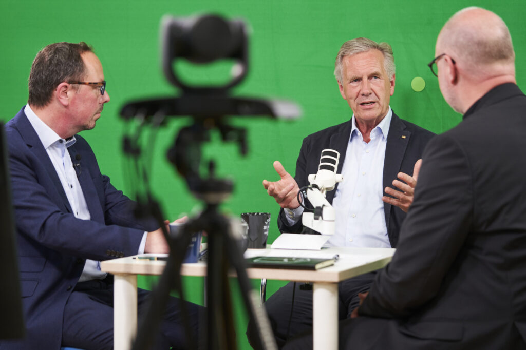 Lingen – Christian Wulff im Podcast „Friedensreiter“: Mehr Zuhören, weniger Polarisierung
