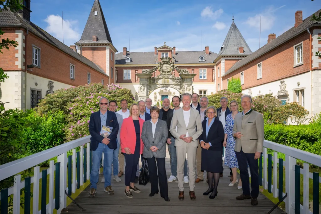 Schloss Dankern als Bühne: IHK-Tourismusausschuss pocht auf Bürokratieabbau