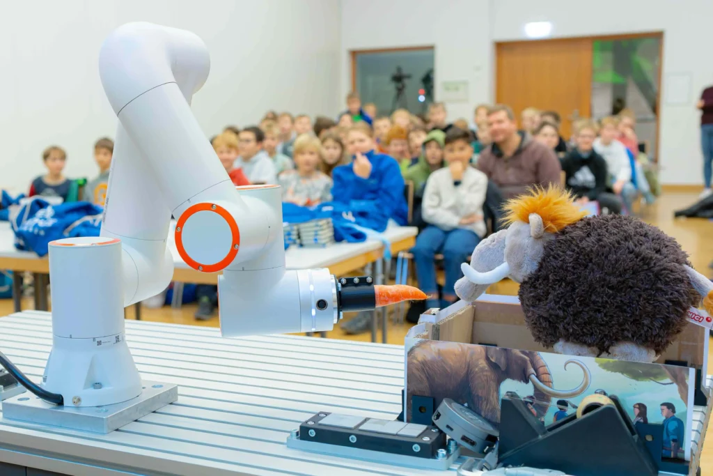 Roboterhunde und digitale Ideen: KinderCampus in Lingen lädt zum Mitmachen ein