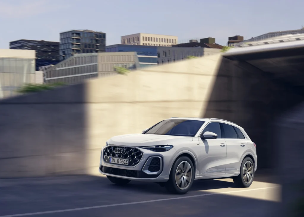 Audi bringt neuen Q5 e-hybrid mit bis zu 100 Kilometern E-Reichweite