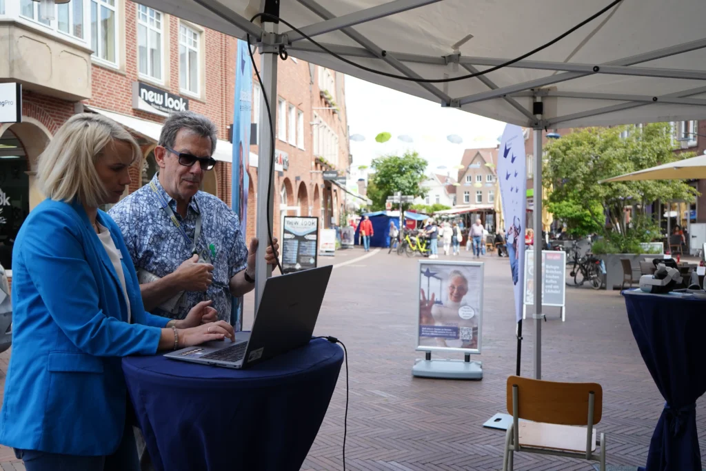 Digitale Hilfe auf dem Wochenmarkt: Infomobil „Digitaler Engel“ macht Station in Meppen