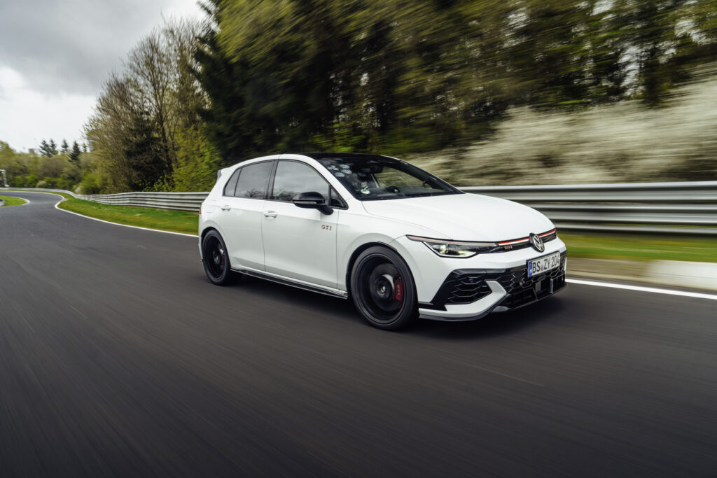 Neuer Golf GTI EDITION 50 bricht Nordschleifen-Rekord für Serien-VW