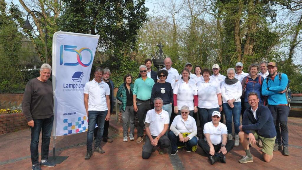Lingen-Schepsdorf – Auf den Spuren der Hollandgänger: Firma Lampe wandert zur eigenen Geschichte