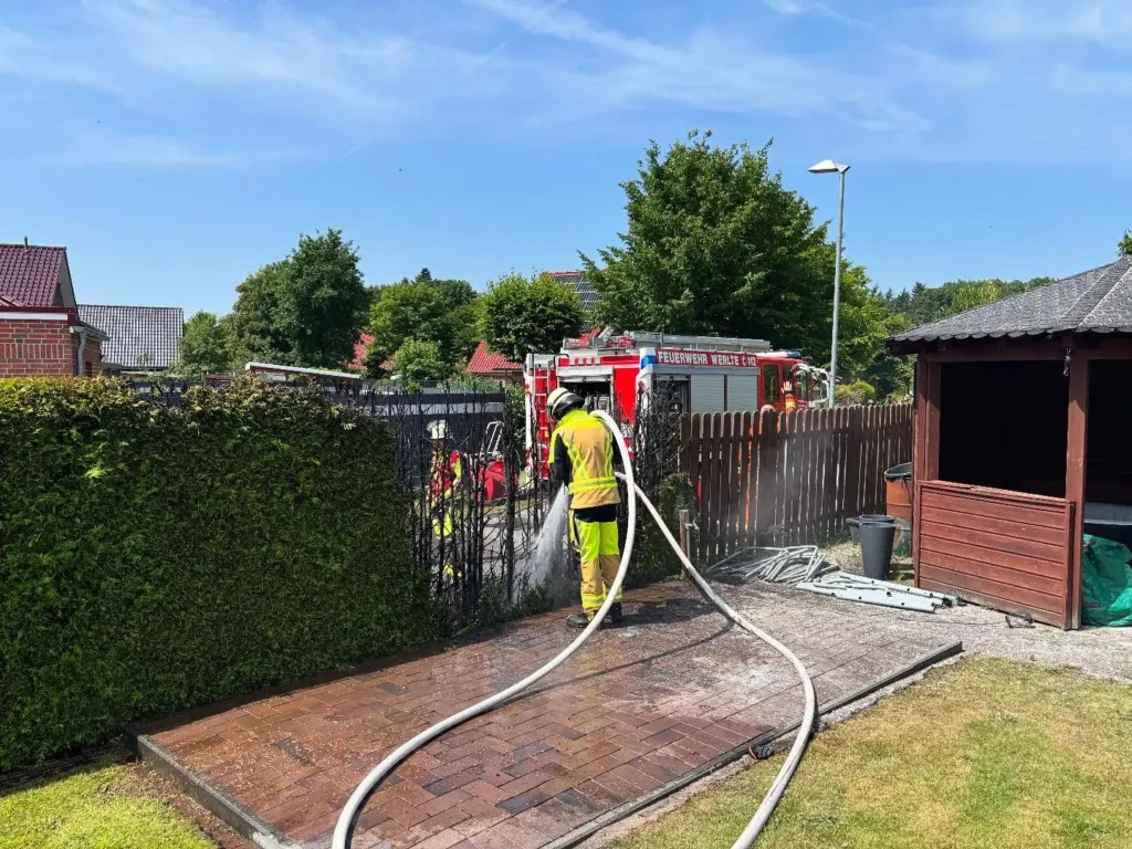 Werlte – Flächenbrand schnell unter Kontrolle: Feuerwehr verhindert Schlimmeres