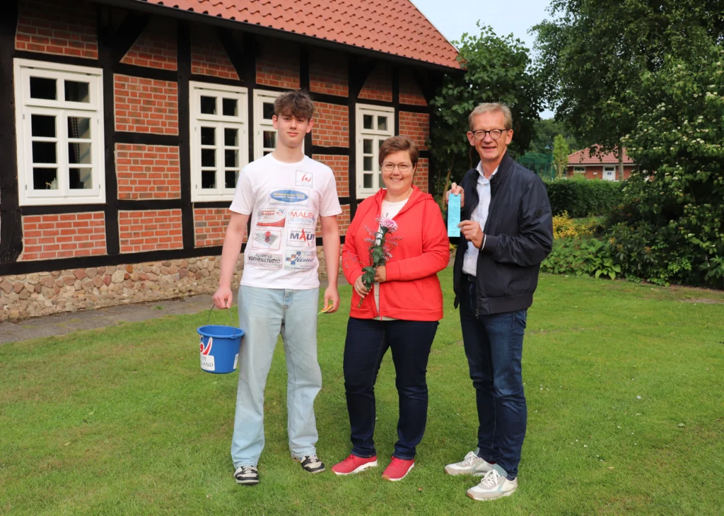 Glückslos in Lähden: Silvia Strüwing gewinnt 4.000 Euro bei der Emsland Sport Tombola