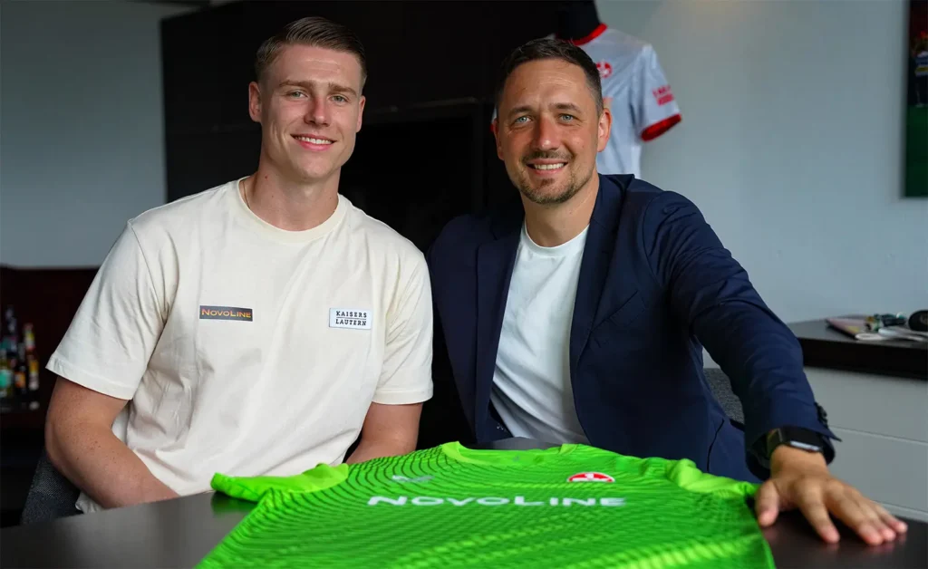Julian Krahl bleibt beim 1. FC Kaiserslautern – Torwart verlängert vorzeitig