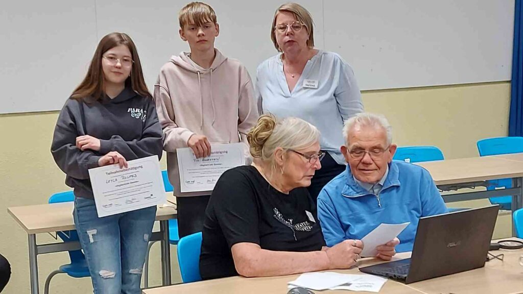 Das Digital Café verabschiedet helfende Schülerinnen und Schüler