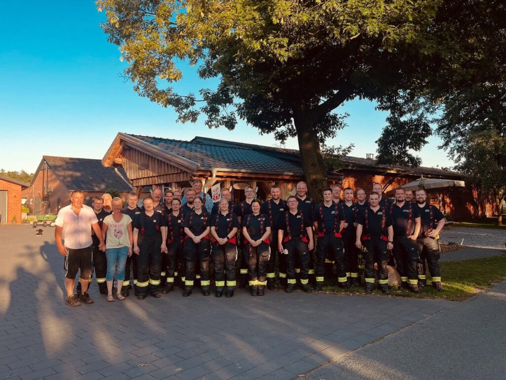 Gildehaus – Feuerwehr bedankt sich für spontane Eis-Spende bei Familie Stollwerk
