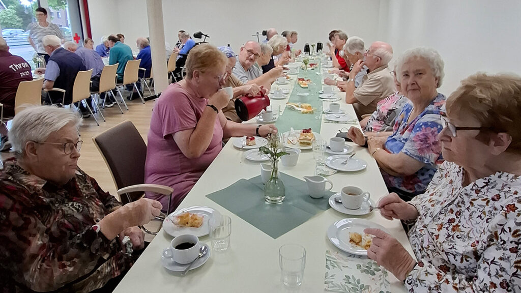 Emlichheim – Königlicher Besuch beim DRK sorgt für strahlende Gesichter