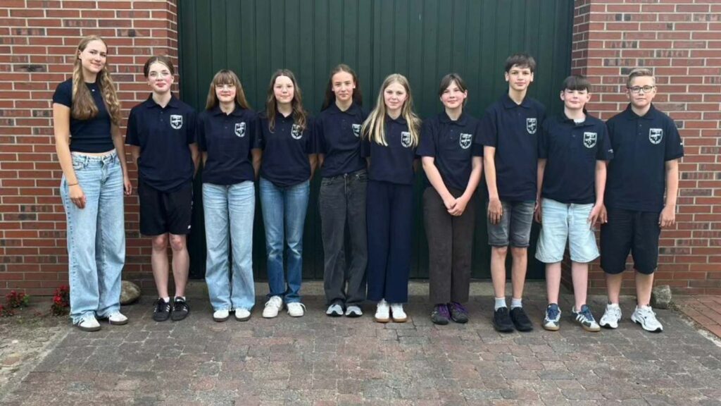 Kluse: Nachwuchsmusiker der Feuerwehrkapelle starten in neuen Poloshirts durch