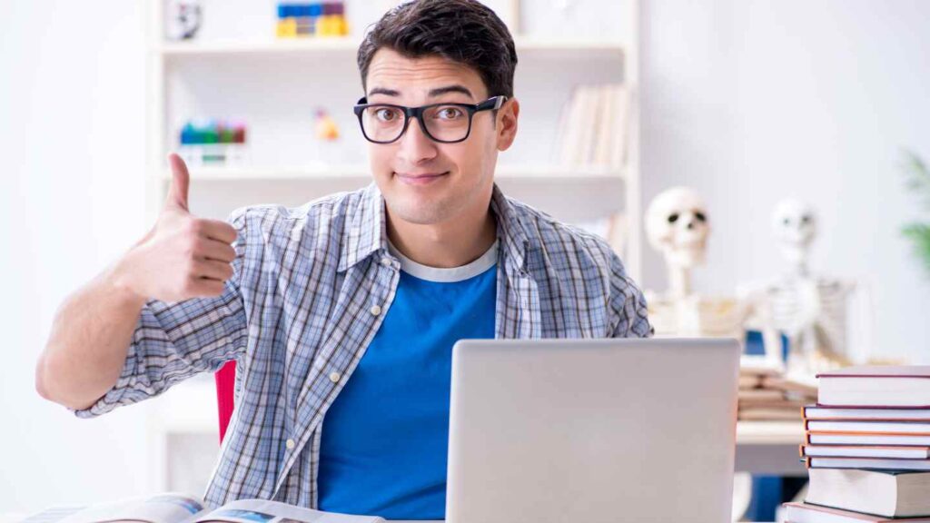 IHK unterstützt Azubis mit Vorbereitungskursen auf die Abschlussprüfung