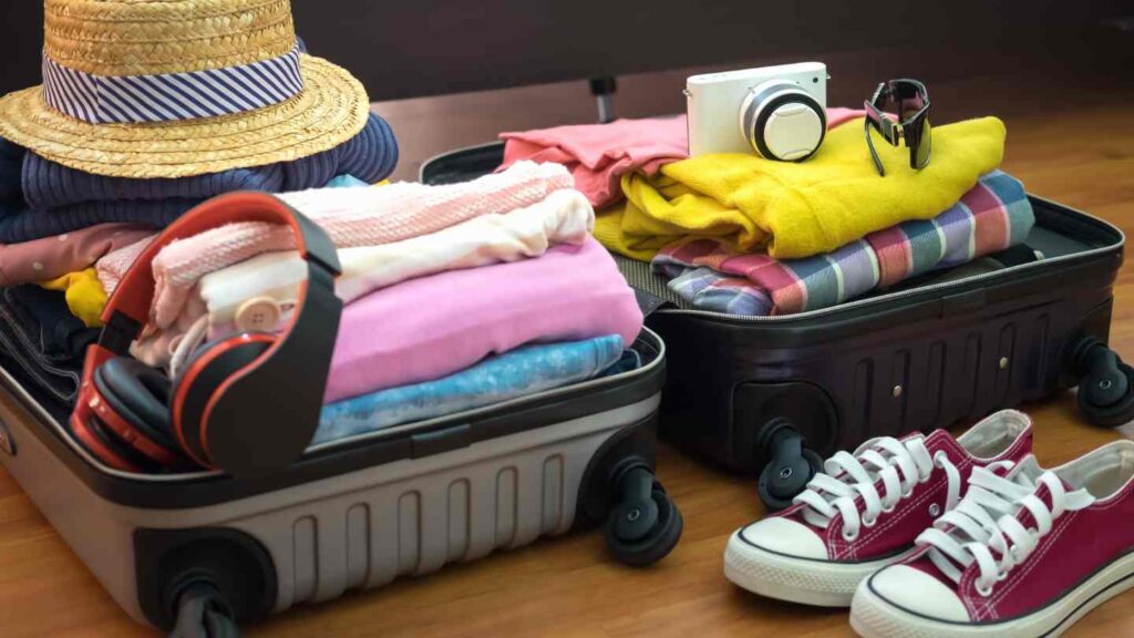 Clever unterwegs: So sparen Sie beim Tanken und Laden auf Reisen