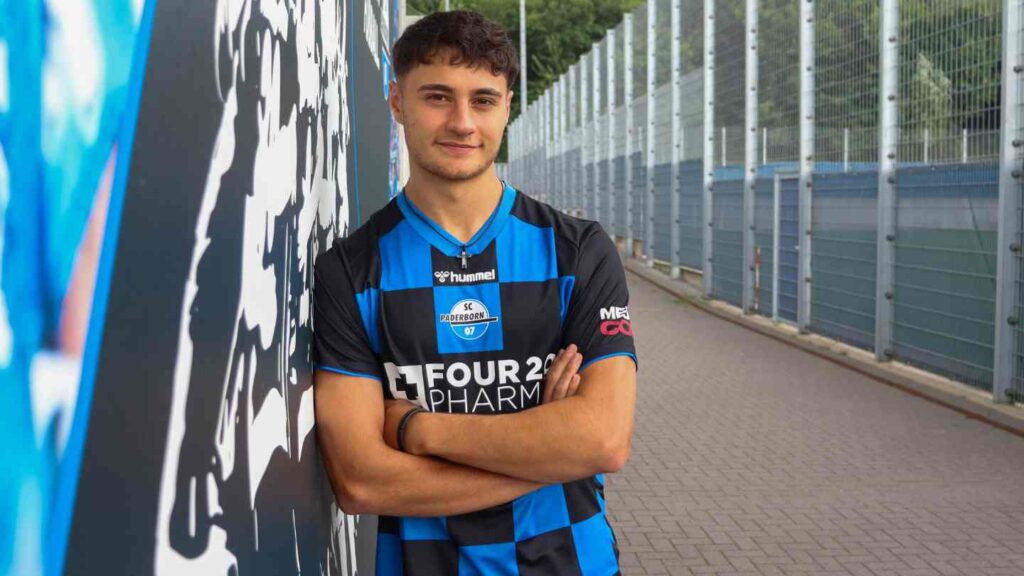 Stürmer Stefano Marino kommt an die Pader