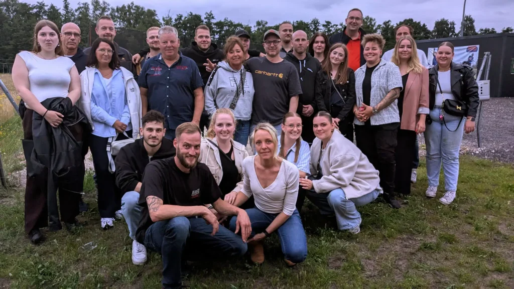 Teamgeist mit Adrenalinkick: Stricker Dörpen feiert Saisonabschluss mit Survival-Charakter