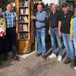 Uelsen: Neuer Bücherbaum setzt Zeichen für Gemeinschaft und Lesekultur