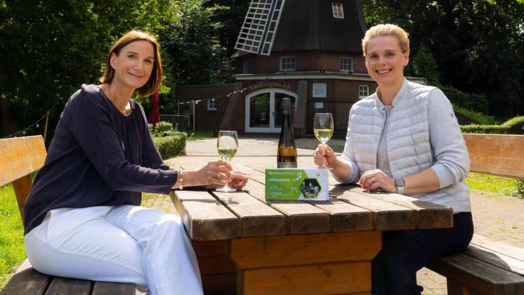 Sommerklänge und Weingenuss für den guten Zweck: Vitus Stiftung lädt an die Höltingmühle