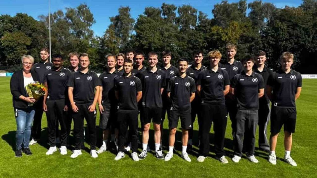 Fußball: Dritte Mannschaft des SV gewinnt Heimspiel in der Grafschaft Bentheim nach Trikotspende