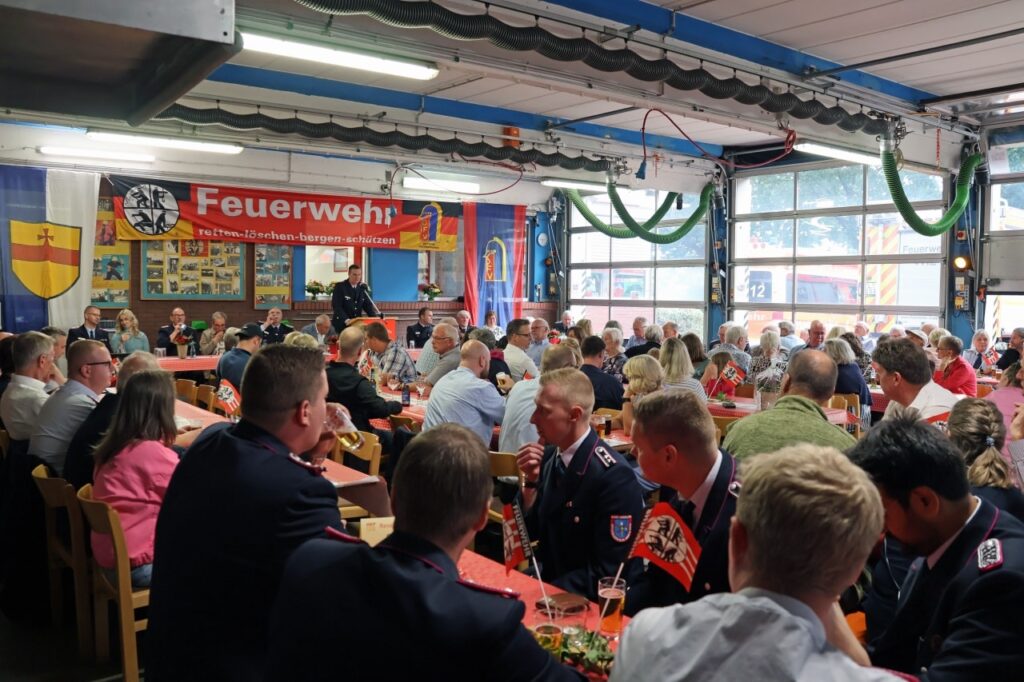 Ehrung für 165 Jahre Feuerwehr-Mitgliedschaft in Meppen am Freitagabend