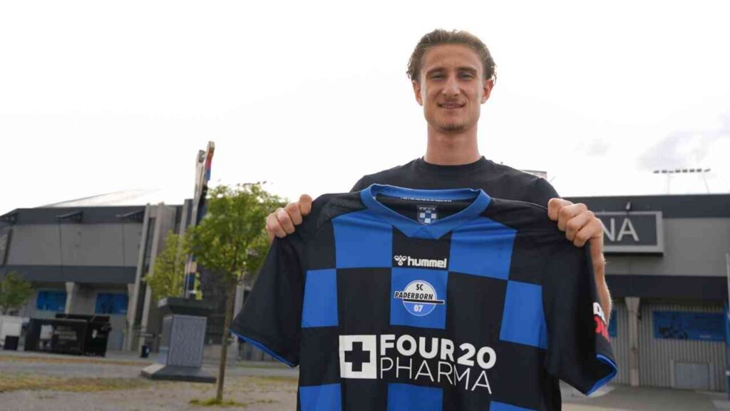 Jonah Sticker verstärkt die Defensive des SC Paderborn 07 vom Drittligisten Viktoria Köln