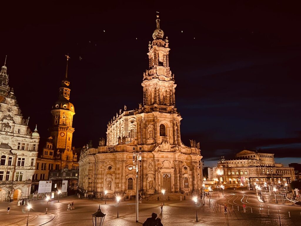 Dresden erleben: Spaziergang durch die Altstadt voller Geschichte