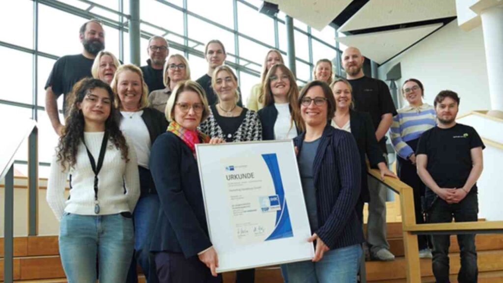 Ausbildung mit Auszeichnung: Marketing Osnabrück erhält erneut IHK-Siegel