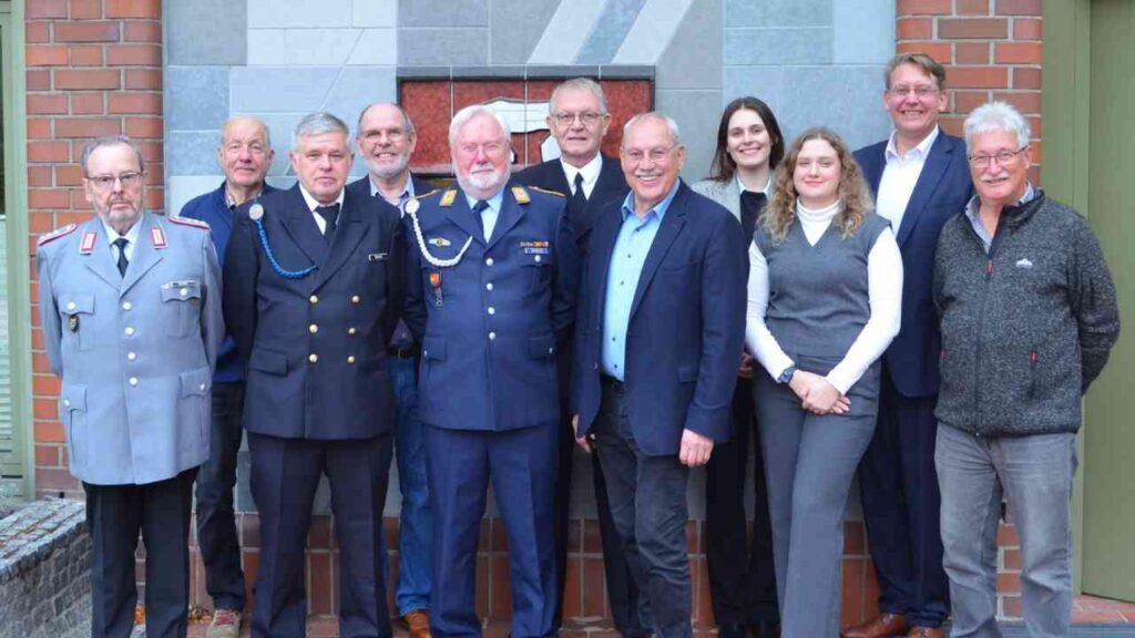 Landrat überreicht Urkunden an Bundeswehrsoldaten im Meppener Kreishaus