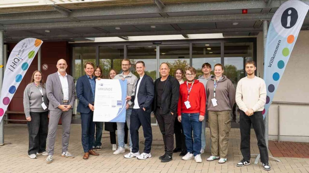 Übergabe des IHK-Siegels an die HHO in Osnabrück