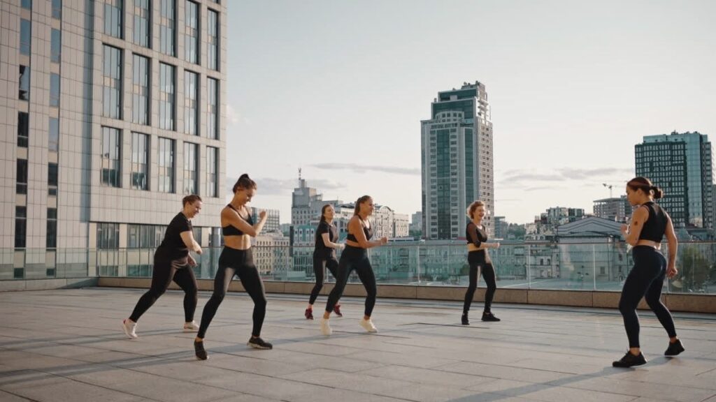 Screenshot eines KI-generierten Videos mit SORA 2, erstellt über Prompt-Eingabe