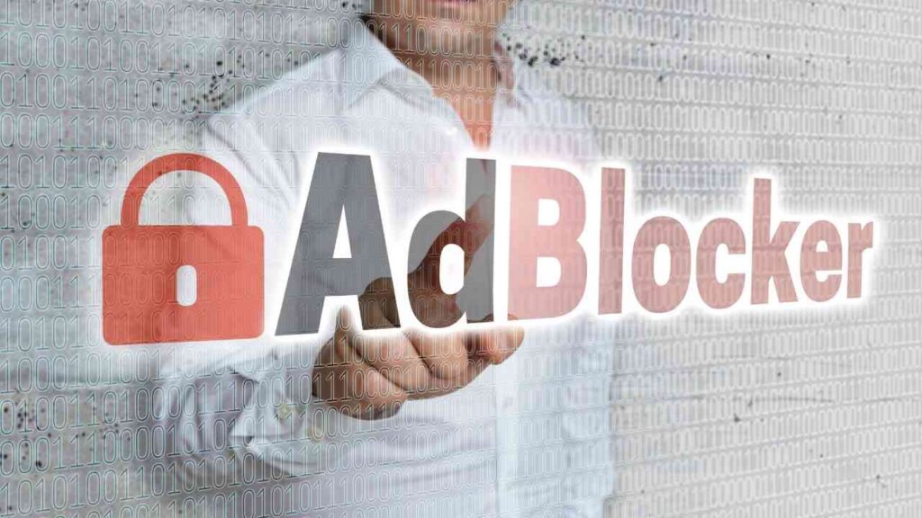Grafik mit dem Text 'AdBlocker' und einem Schloss-Symbol, das auf digitale Sicherheit hinweist.