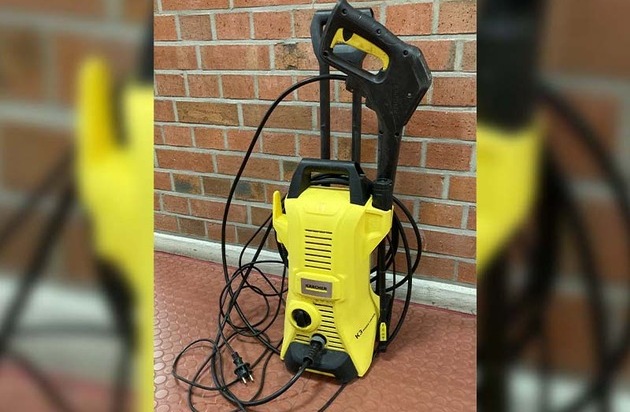 Gelber Hochdruckreiniger mit Schlauch und Griff, geeignet für verschiedene Reinigungsanwendungen.