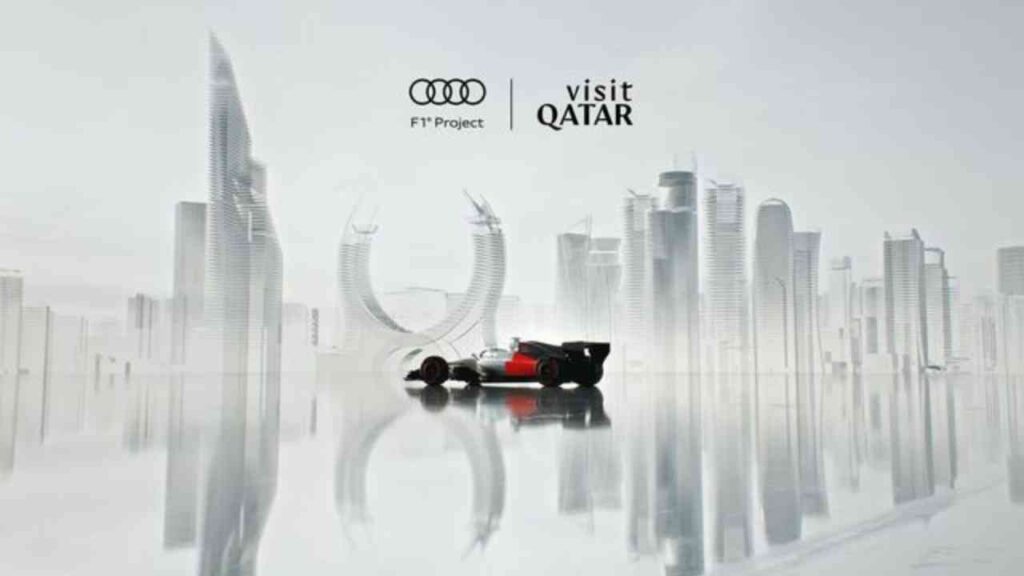 Audi Formel 1 Auto vor einer futuristischen Skyline mit dem Logo von Visit Qatar.
