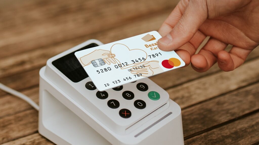 JobCenter Essen führt Kartenlösung für Leistungsbeziehende ohne Girokonto ein PayCenter erhält Zuschlag für das Verfahren