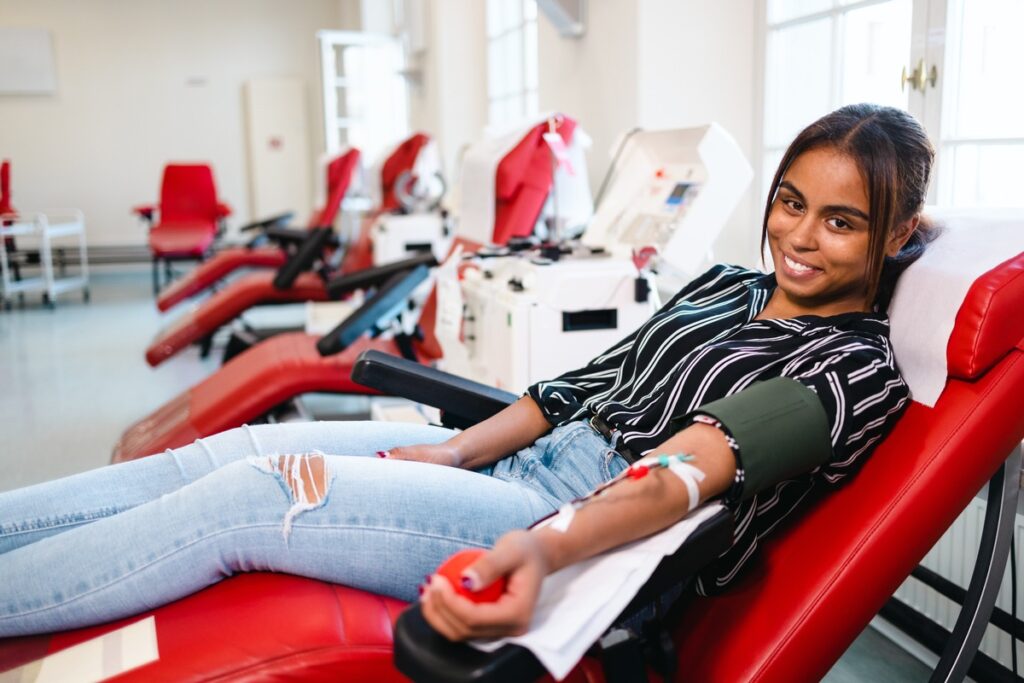 Weihnachten und Neujahr: Das Geschenk des Lebens / Nicht nur Gesundheit wünschen: Blut und Plasma spenden