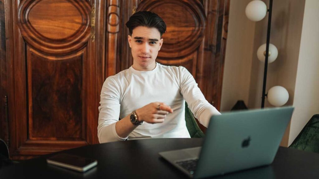 Die Wahrheit hinter Danil Lenivov: Wie ein Spätaussiedler zum Pionier digitaler Lead Generierung wurde