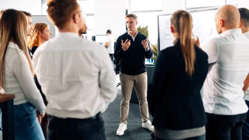 Marvin Flenche von umsatz.io: Warum so viele Leads ungenutzt bleiben und wie Sie das mit einem CRM ändern