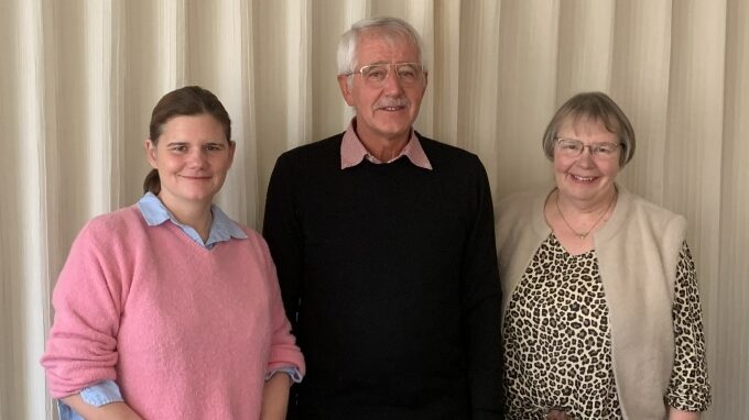 Schiedspersonen verabschiedung und ernennung drei personen klein