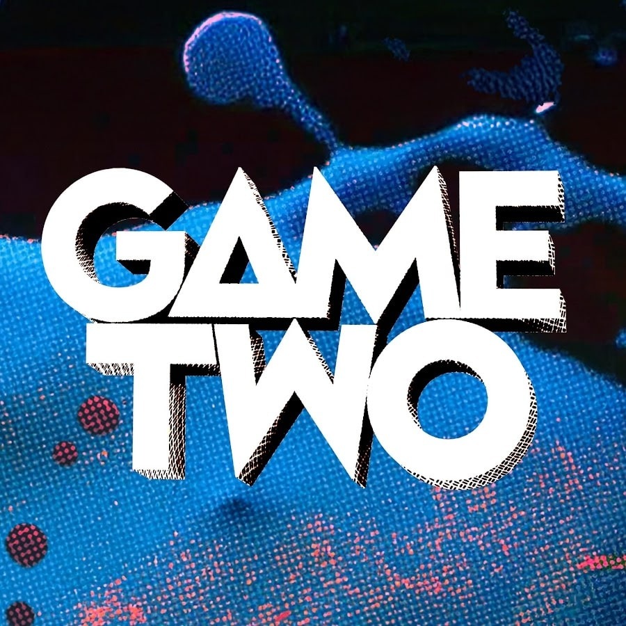Logo von Game Two mit einem grafischen Hintergrund in blauen und roten Farbtönen.